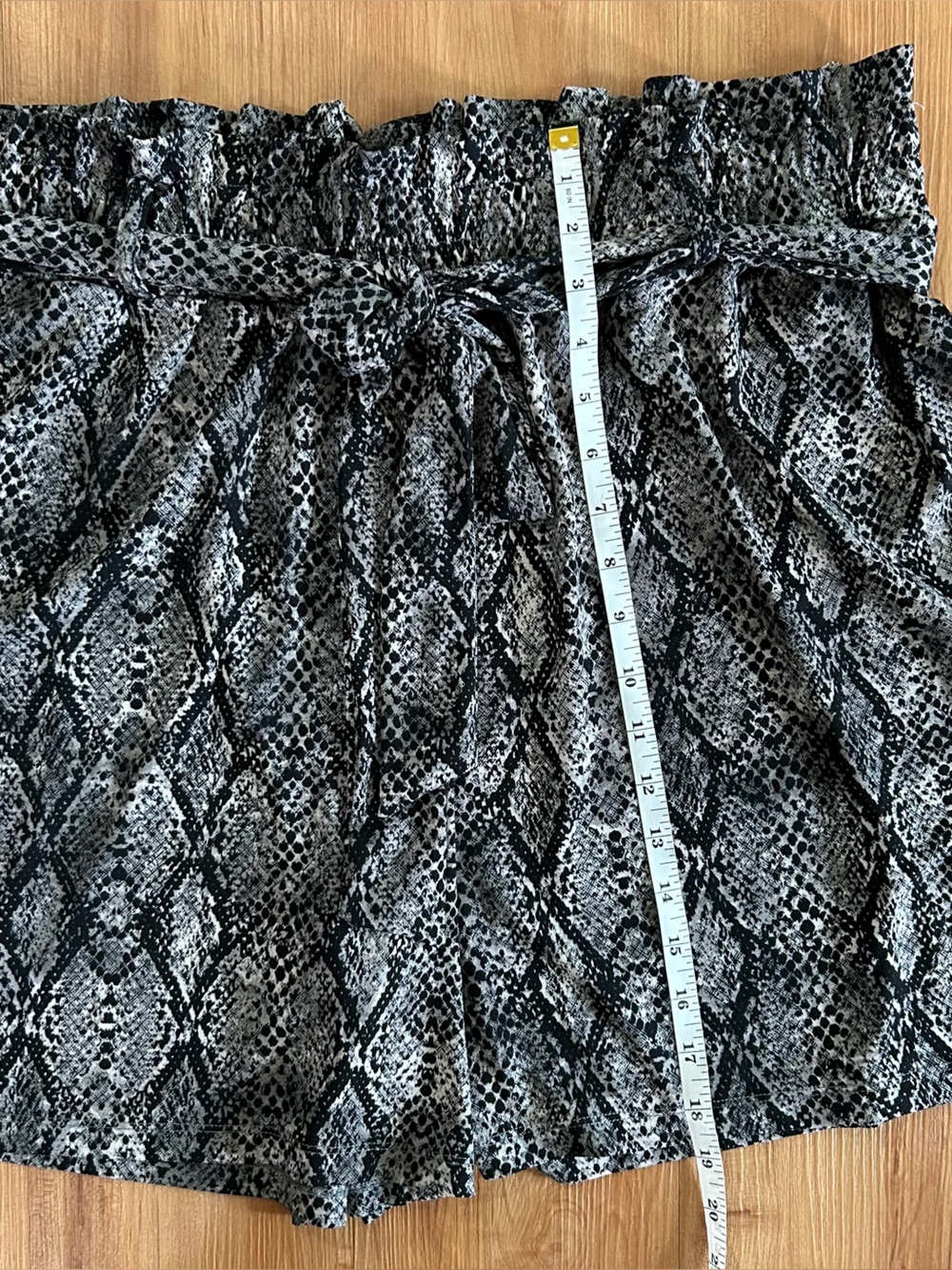 LuLaRoe Snake Print High Waist Paperbag Shorts - Black & Gray - Picture 3 of 7